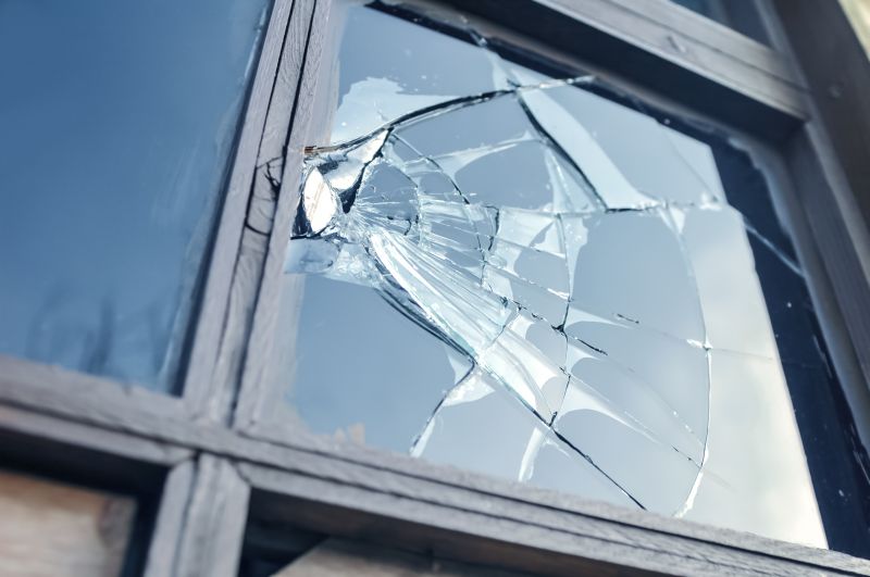 Cracked Window Repair in Kansas City, KS